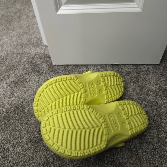 Crocs - Picture 2 of 2